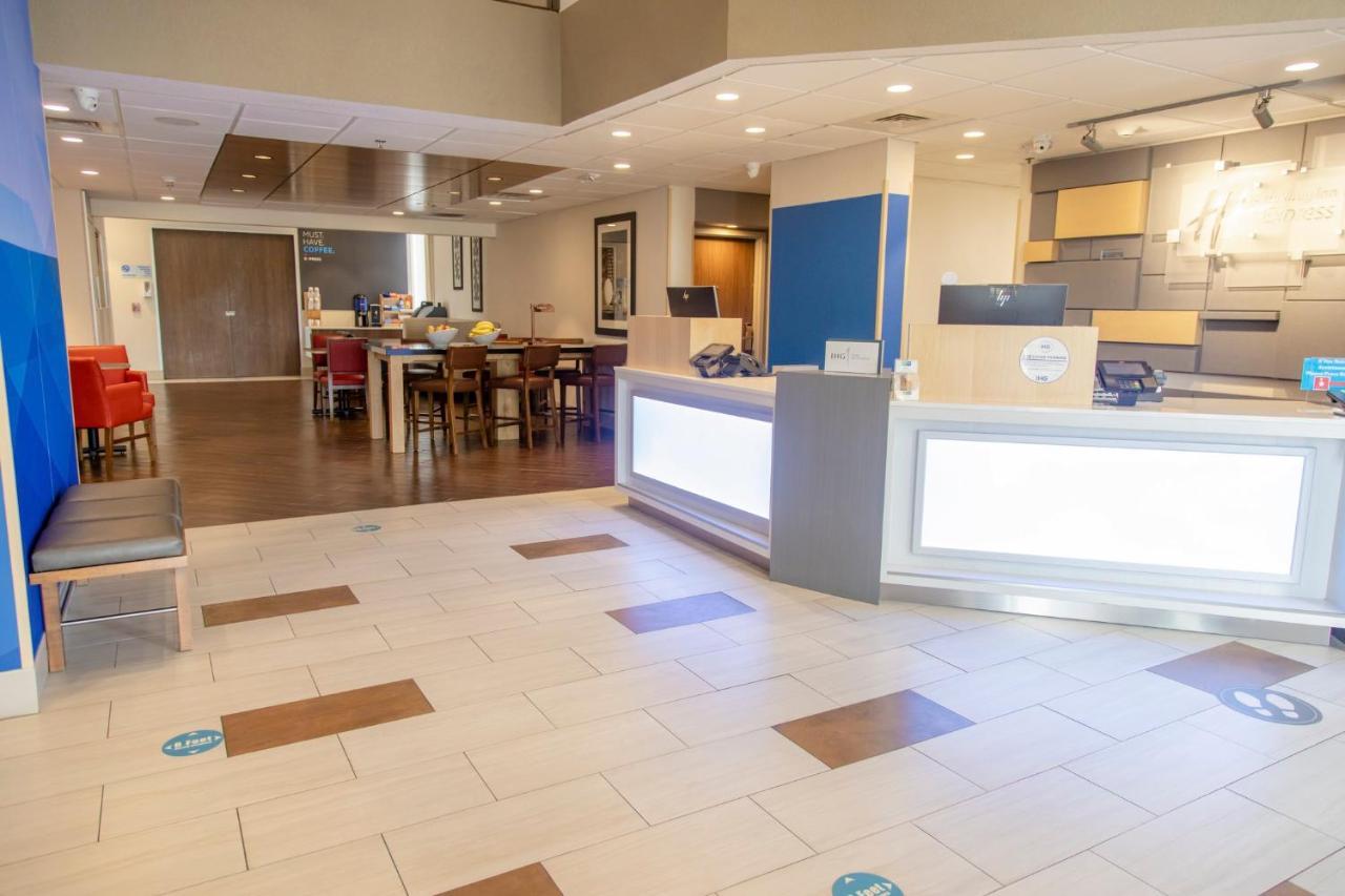 Holiday Inn Express Marshfield - Springfield Area By Ihg Exterior foto