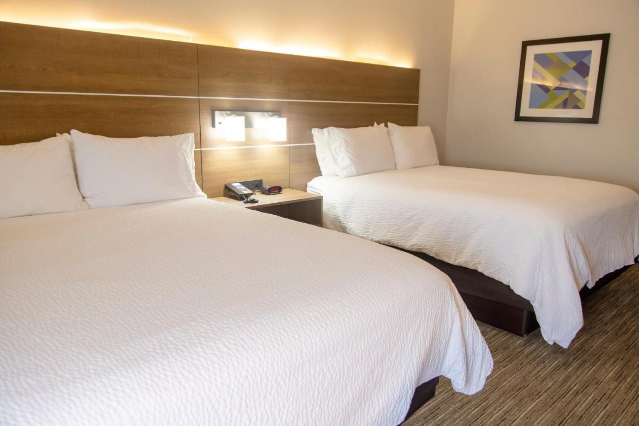 Holiday Inn Express Marshfield - Springfield Area By Ihg Exterior foto