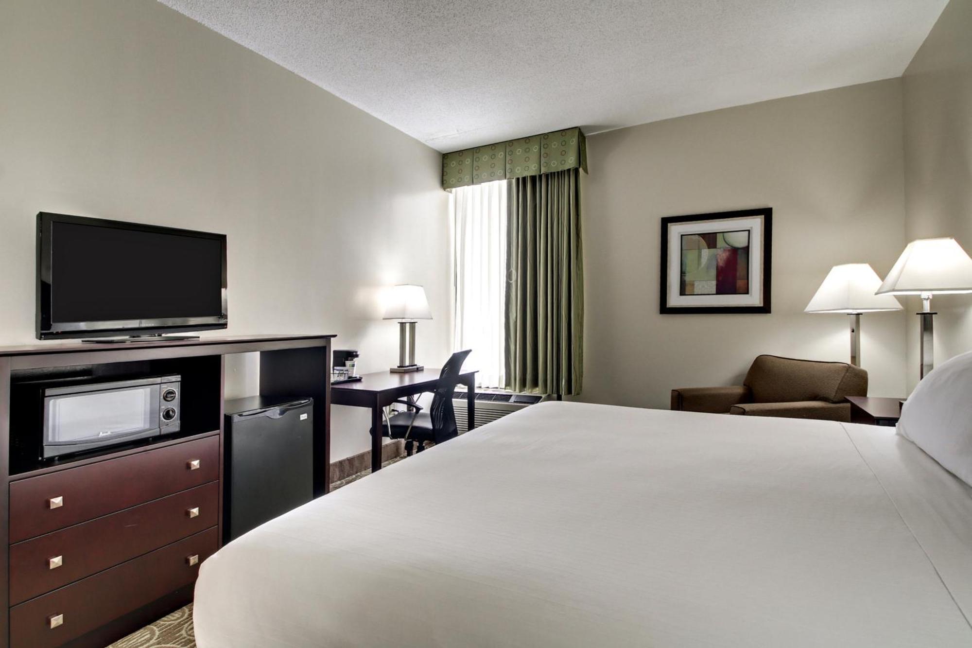 Holiday Inn Express Marshfield - Springfield Area By Ihg Exterior foto