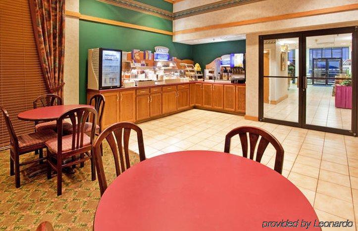 Holiday Inn Express Marshfield - Springfield Area By Ihg Restaurant foto